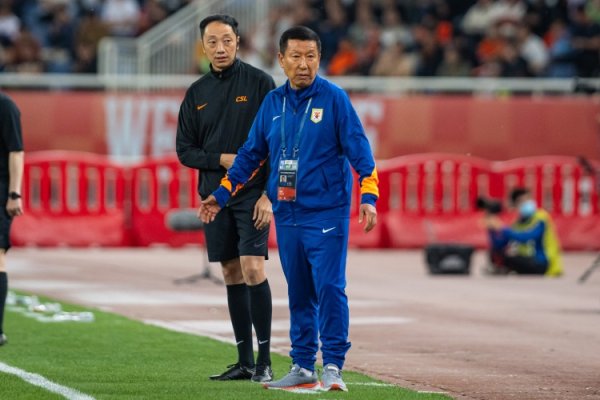 李璇：如果崔康熙不打算用年轻球员，干脆都外租运动练习    