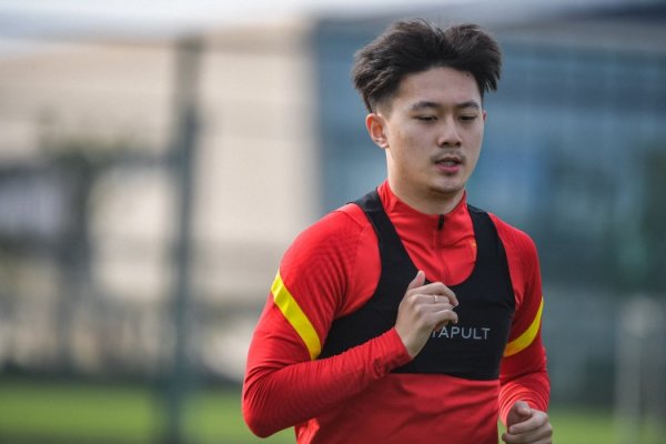 媒体人：蒋圣龙连续3天未加入  合练，赶上东亚杯首战存在很大