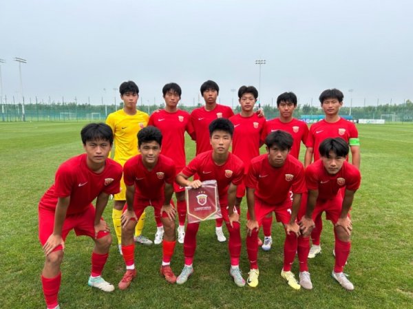 青少年精英职业联赛  总决赛  第一阶段，上海海港U17队战
