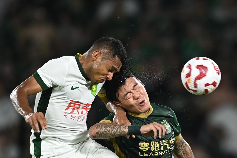 [图]近4轮首胜！北京国安4-3反转  十人浙江俱乐部