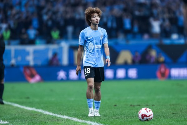 吕焯毅本场赛事  有8次抄截  ，刷新大连英博球员单场中超抄