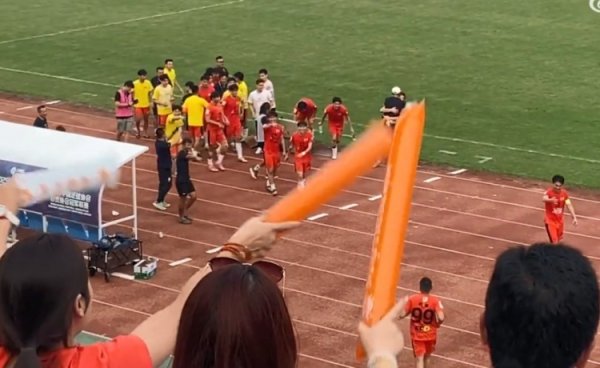 上海赛更达橘橙冲乙成功，上海已拥有四支男子职业古代足球   