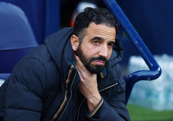 被质疑摆大巴！阿莫林：不在乎斯洛特说什么，我说过要更好地盘带