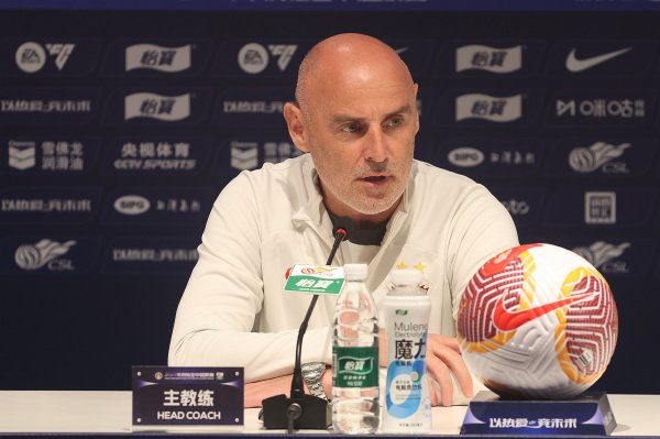 古代足球    报：中超前四强像是遭遇“连环车祸” 争冠大戏