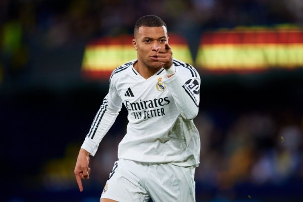 大将之风！姆巴佩赛后更衣室鼓舞全队：领跑  5分，我们要保持