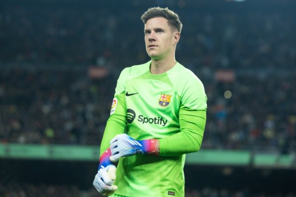 每体：特狮重返练习  场进行轻度练习  ，还需至少1个月才能