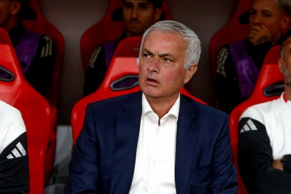 穆里尼奥：赛事  场次如此之多，每隔两天就会注意到球员们缺乏