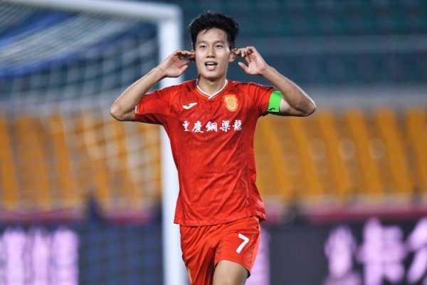 古代足球    报谈向余望：双响霸气复苏！那个敢打敢拼的本土