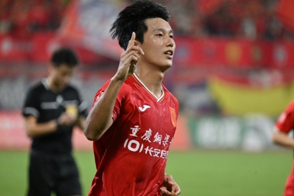 明年将迎中超处子赛季！21岁重庆铜梁龙领队  向余望确认留队